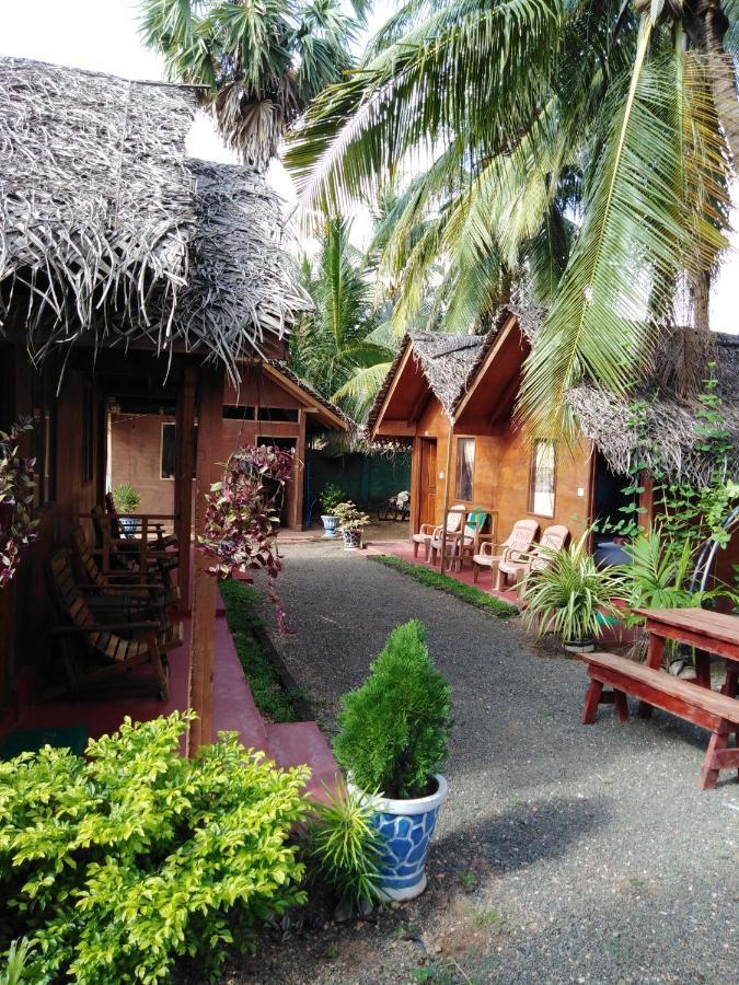 Hotel Blue Ocean Cabana Trincomalee Esterno foto
